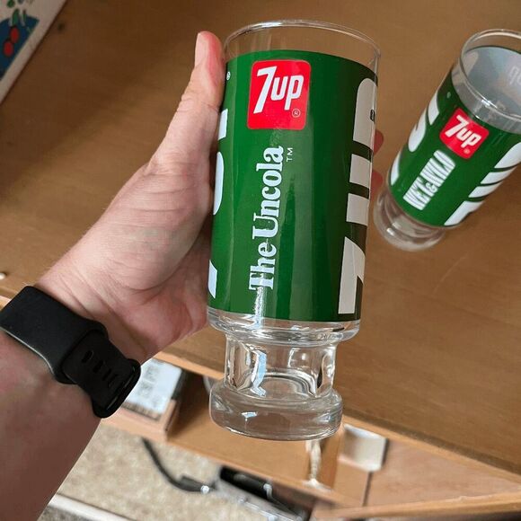 Set of 4 Vintage 1970s Pepsi & 7UP Logo Glasses – Retro Soda Advertising - Picture 8 of 8